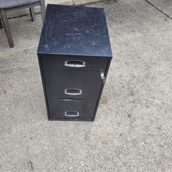 Nicely Designed File Cabinet W Key