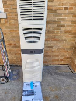 RITTAL (contact info removed) ENCLOSURE AIR CONDITIONIER  7,677BtuH 400/460VAC,2PUZ2