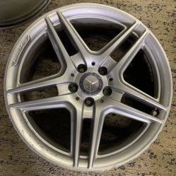 One (1) Single Mercedes Benz C300 rear 18” AMG Wheel Rim No Tire