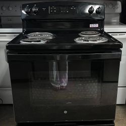 GE COIL TOP STOVE IN BLACK