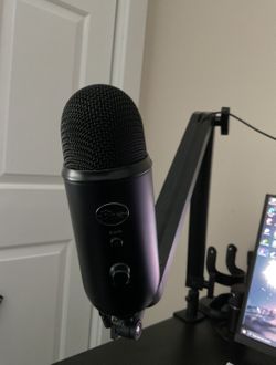 blue yeti mic for gaming and streaming WITH BOOM ARM