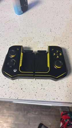 Turtle Beach Atom Mobile Gaming Controller for Android (Black/Yellow)
