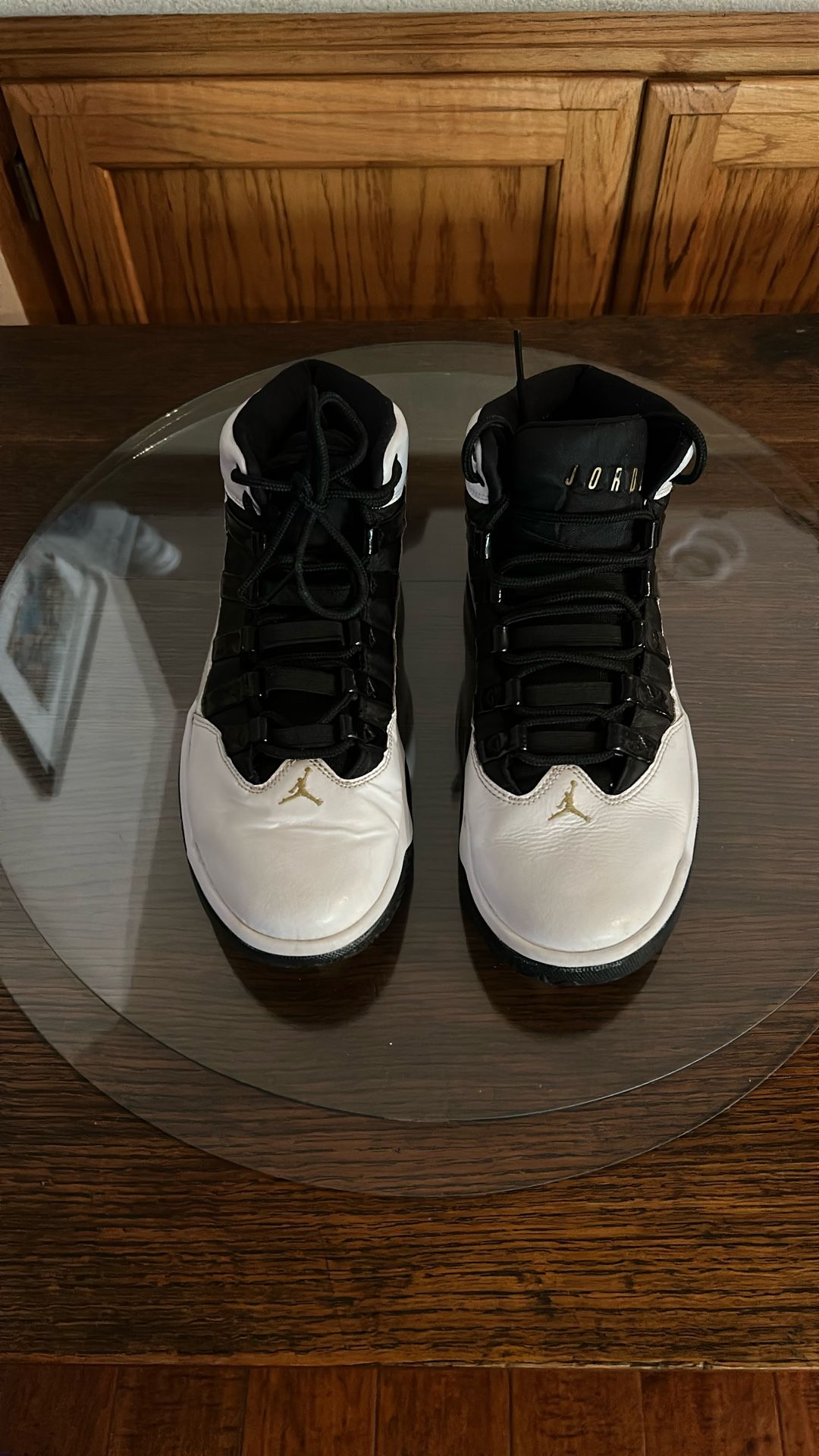 Jordan Max Aura White Black Gold