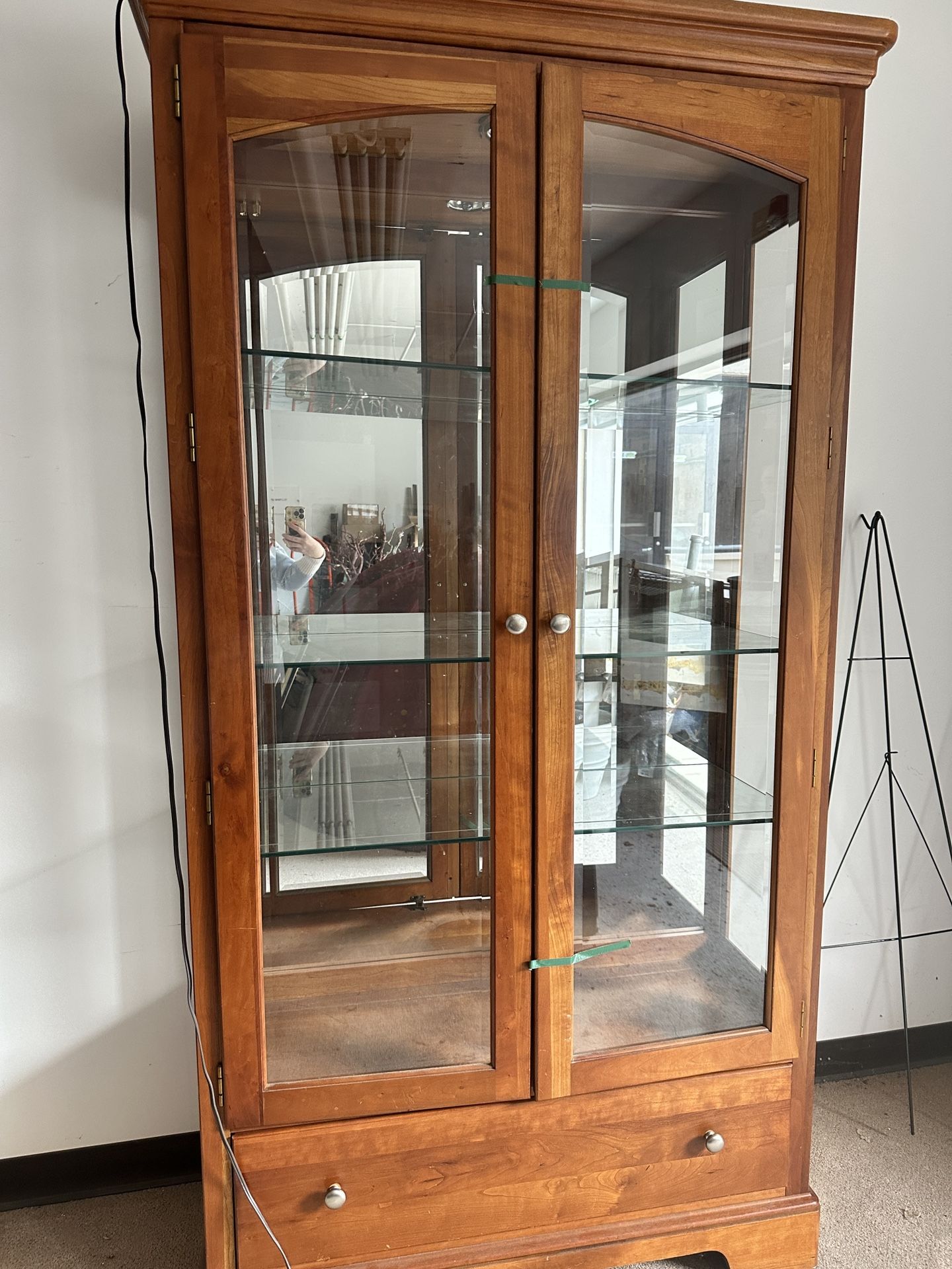 Stanley American View Curio Cabinet