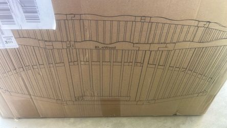BlueWood Baby Gate / Play Yard in Box