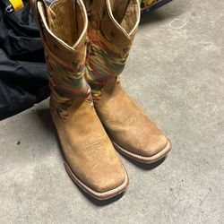 Used Woman’s Boots 