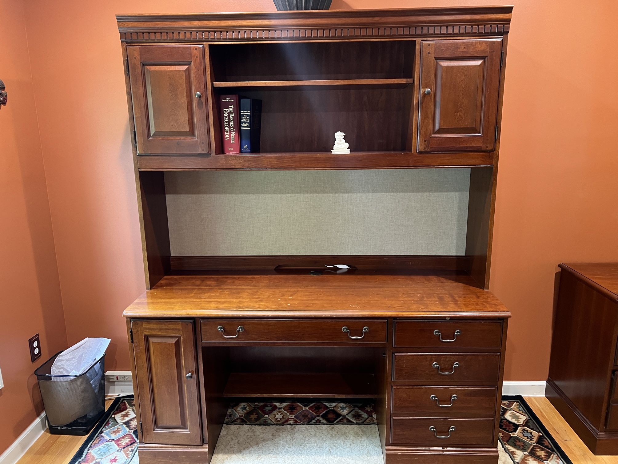 Office Desk With Hutch
