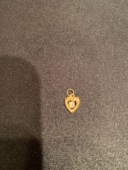 14k gold heart ❤️ shape pendant