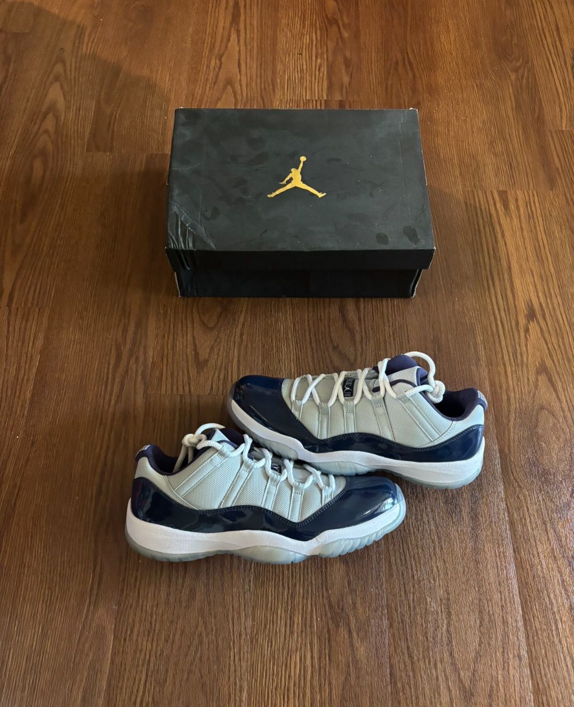 Jordan 11 Low Georgetown