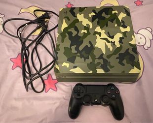 PS4 Slim (Limited Edition: Call of Duty WWII Version)