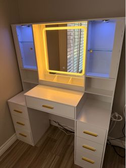 7 Drawers White Vanity