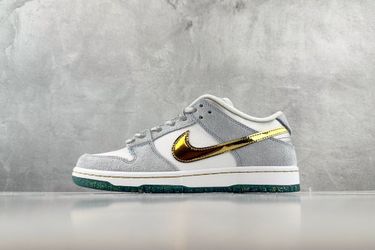Nike Dunk SB Low SB Pro QS Holiday Special