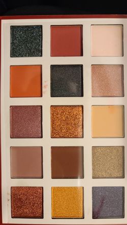 Esmeralda eyeshadow pallet