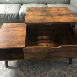 Lift-Top Coffee Table with Storage – Good Condition
