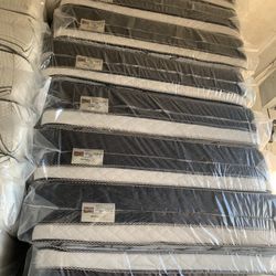 🌟✨Mattress Pillow Top All Sizes ✨🌟 ☑️ 12” inches tall 🟦All sizes 🛏💤 🟩Same day delivery available🚛 🟠Queen sizes $199 🟡Full sizes $179 🟢Twin s
