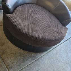 Round Swivel Couch