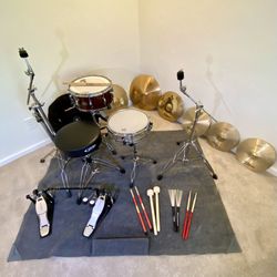 $800 cash As Pictured Complete Drum Set Hardware Cymbal set Up Zildjian A New Double Pedal PDP throne Sabian no damage feel free to ask me for individ