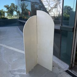 Wooden Arched Backdrop - Foldable Chiara Wall for Events