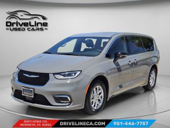 2025 Chrysler Pacifica