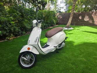 2021 vespa primavera 150