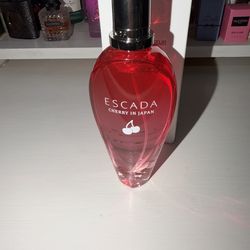 Women’s Toilette Escada