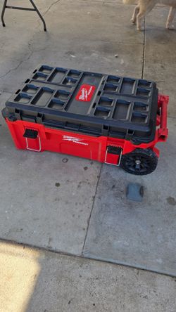 Milwaukee Packout Rolling tool chest.