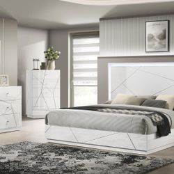 NEW OFFER🏅4pcs White Bedroom Set (Mattress is not Included)