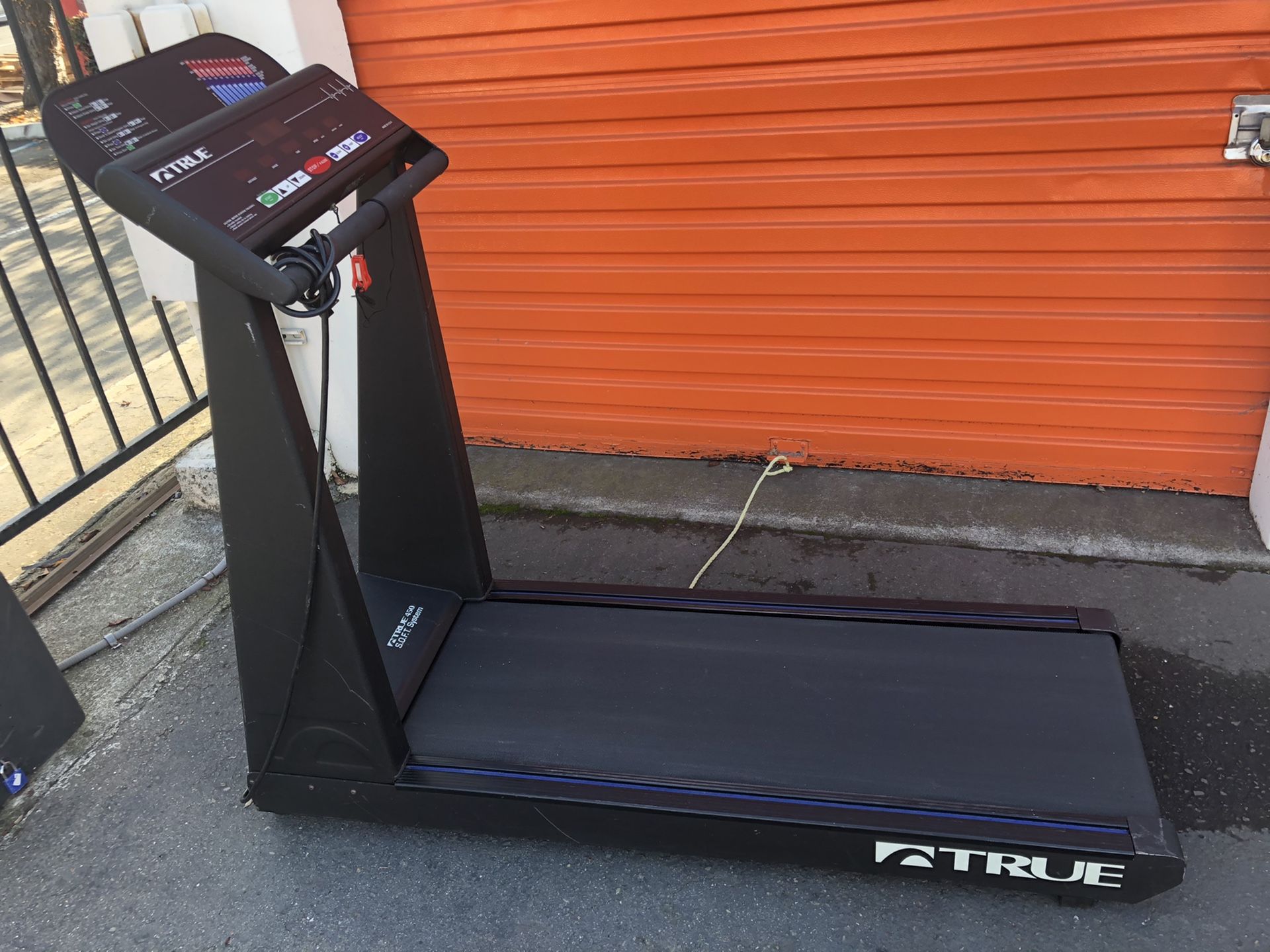 True Fitness 450 treadmill