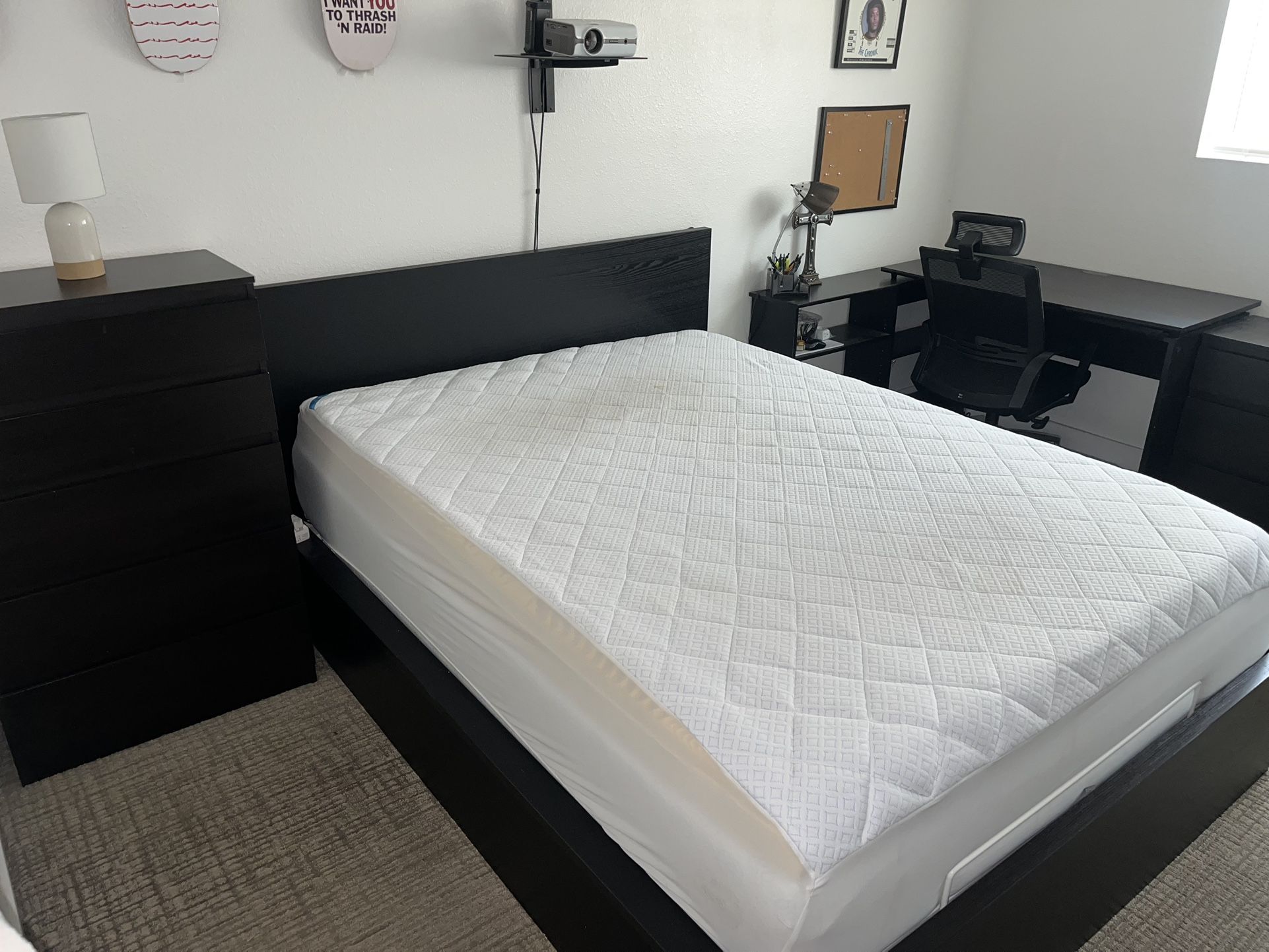 Queen Bedroom Set
