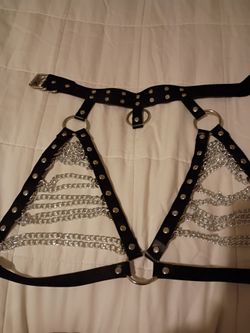 S/m chain bra