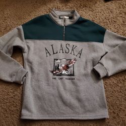 Men's Size S- Alaska Quarter Zip Sweatshirt 