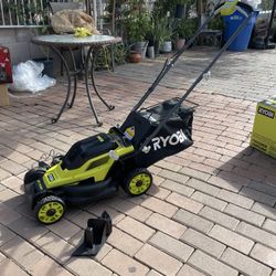 RYOBI ONE+ 18V 13 in. Cordless Battery Walk Behind Push Lawn Mower with 4.0 Ah Battery and Charger