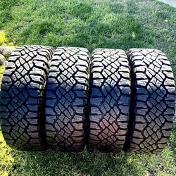 265/70r17 (32x11.0r17) Goodyear Duratrac RTs 80% Tread Load E 10 Ply