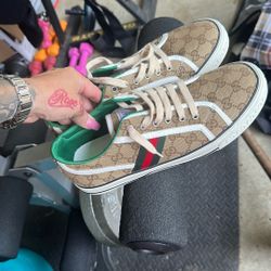 Gucci  Shoes 