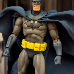DC Comics Batman Hush  Mafex - Batman