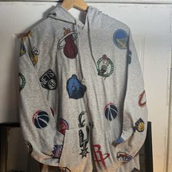 Ultra Game NBA Team Logos Pullover Hoodie Gray Fleece Pullover Sweater Size L