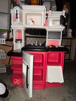 Girls Play Kitchen