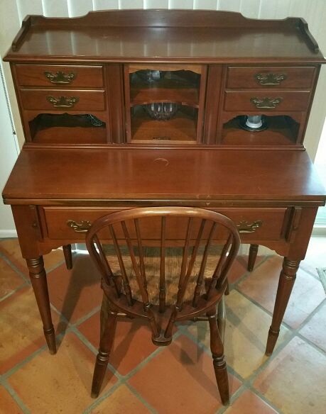 Stratton Trutype Americana Cherrywood Antique Desk