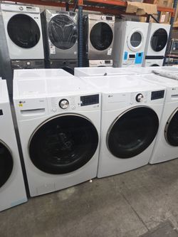LG setbfront load washer and gas dryer white new