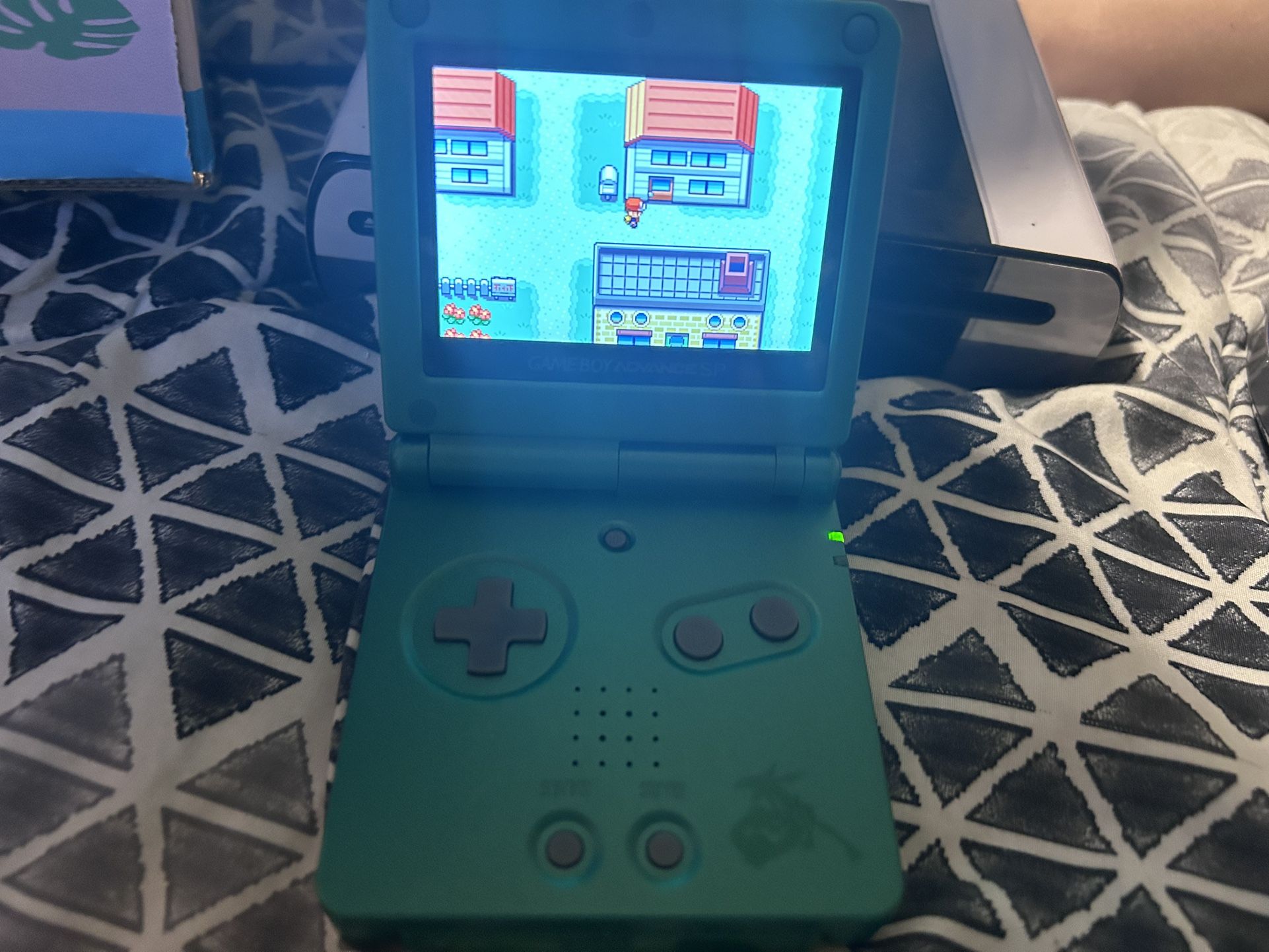 Gameboy Advance SP Pokémon Emerald, PSVita 1000,PSVita 2000, Animal Crossing Tablet Switch
