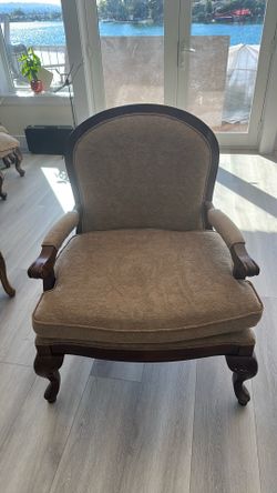 Accent chair in good condition