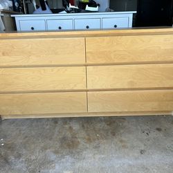 6 Drawer Dresser $240