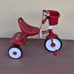 Radio Flyer Toddler Tricycle Folds For Storage, Steel Frame, Adjustable Seat & Storage Bin Ages 1-3 Yrs Weight Limit 37 LBS - NEW CONDITION NEVER USED