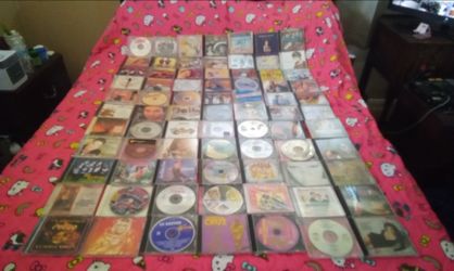 4 Cajas Llenas De Cds En Español