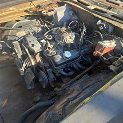 Chevy 305 Complete Engine 