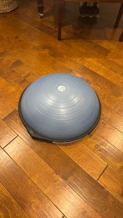 Workout Bosu balance trainer and workout ball