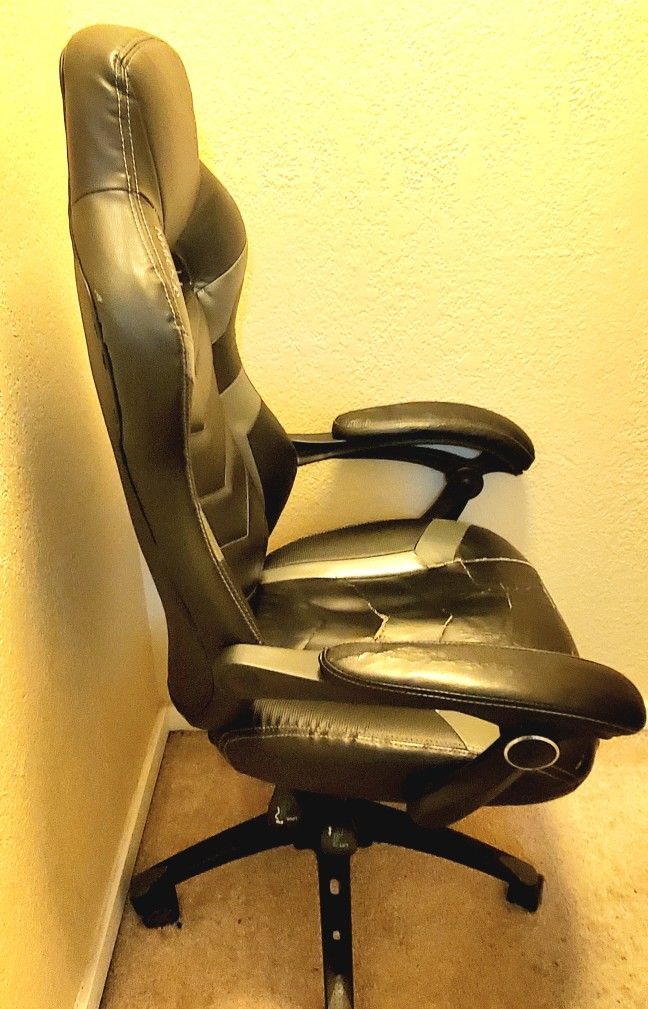 Free Gaming Chair