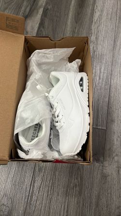 White sketchers