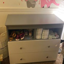 Dresser/changing Table 