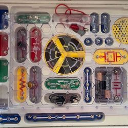 Snap Circuits Jr. SC-100 Electronics Exploration Kit, Over 100 Projects, Full Color Project Manual, 28 Parts, STEM Educational Toy for Kids 8 +